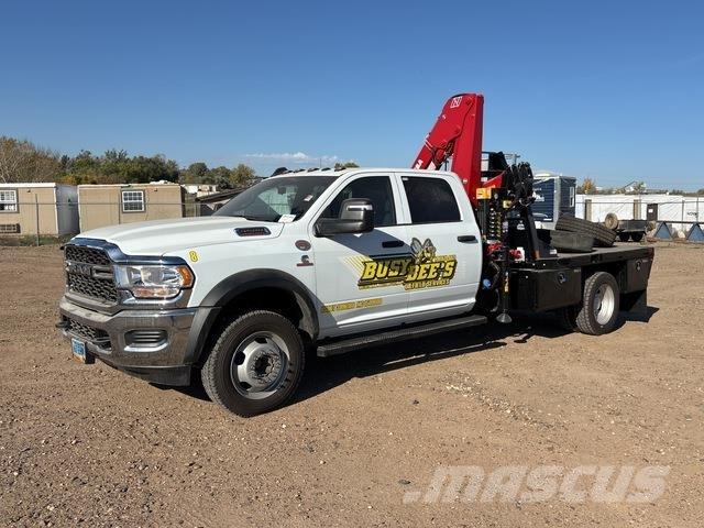 Dodge 5500 شاحنات الرافعات