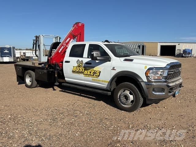 Dodge 5500 شاحنات الرافعات