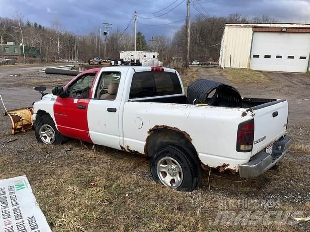 Dodge Ram 1500 حراثات ونصول الجليد