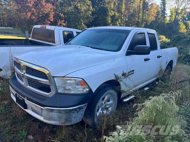 Dodge Ram 1500 شاحنات خفيفة/مفصلية الجوانب