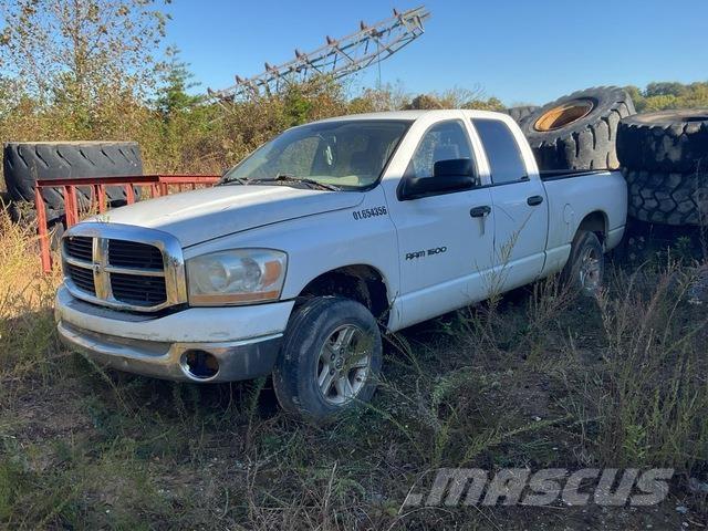 Dodge Ram 1500 شاحنات خفيفة/مفصلية الجوانب