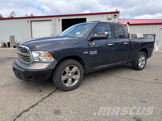 Dodge Ram 1500 شاحنات خفيفة/مفصلية الجوانب