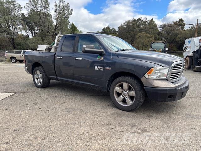 Dodge Ram 1500 شاحنات خفيفة/مفصلية الجوانب