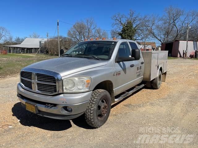 Dodge Ram 3500 شاحنات خفيفة/مفصلية الجوانب