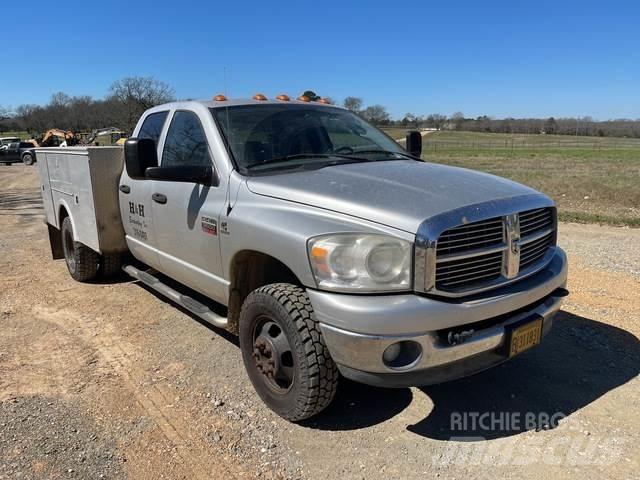 Dodge Ram 3500 شاحنات خفيفة/مفصلية الجوانب