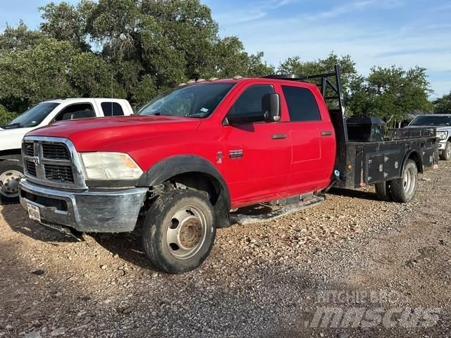 Dodge Ram 5500 شاحنات مسطحة/مفصلية الجوانب