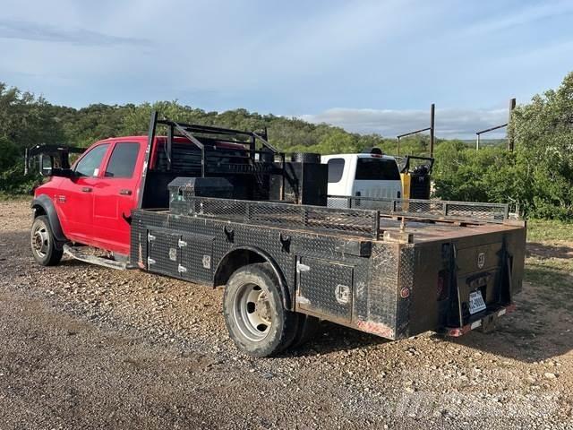 Dodge Ram 5500 شاحنات مسطحة/مفصلية الجوانب