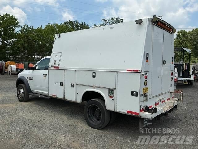 Dodge Ram 5500 شاحنات خفيفة/مفصلية الجوانب