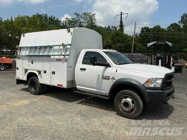 Dodge Ram 5500 شاحنات خفيفة/مفصلية الجوانب