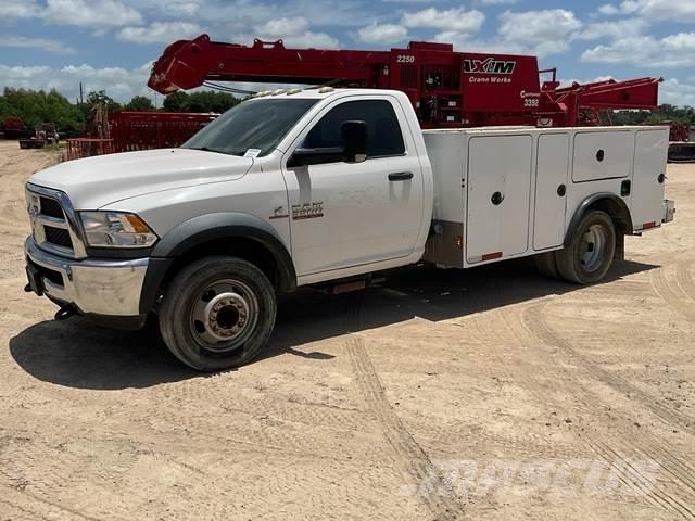 Dodge Ram 5500 شاحنات خفيفة/مفصلية الجوانب
