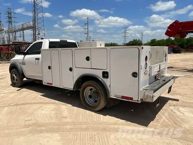 Dodge Ram 5500 شاحنات خفيفة/مفصلية الجوانب