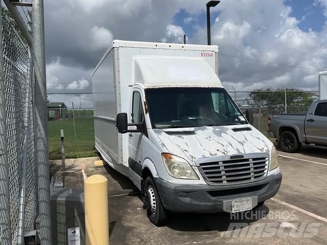 Dodge Sprinter شاحنة مقفلة