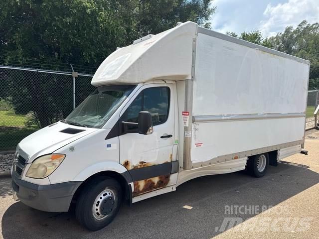 Dodge Sprinter شاحنة مقفلة