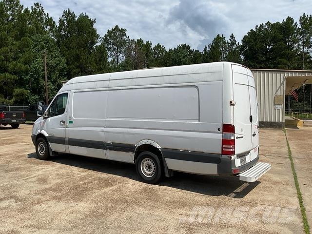 Dodge Sprinter شاحنة مقفلة
