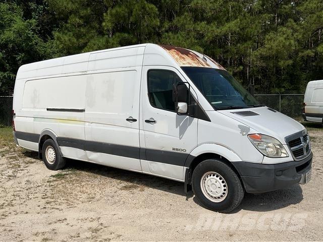 Dodge Sprinter شاحنة مقفلة