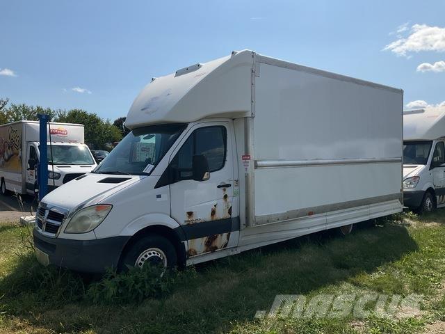 Dodge Sprinter شاحنة مقفلة