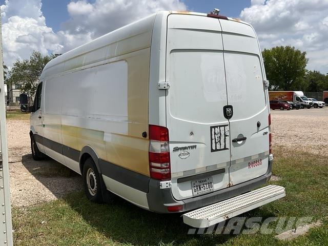 Dodge Sprinter شاحنة مقفلة