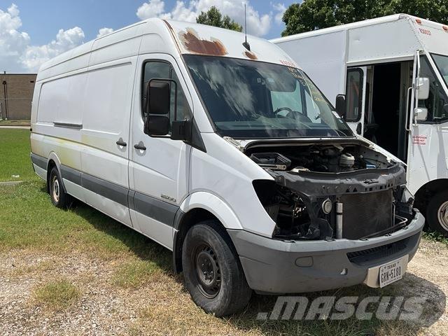 Dodge Sprinter شاحنة مقفلة