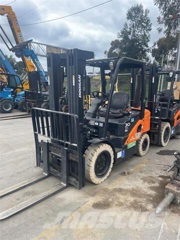 Doosan D30S7 شاحنات ذات رافعات شوكية - أخرى