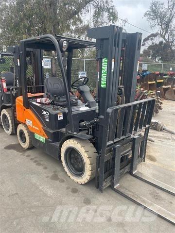 Doosan D30S7 شاحنات ذات رافعات شوكية - أخرى