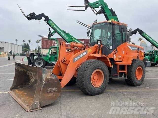 Doosan DL220-5 لوادر بعجل