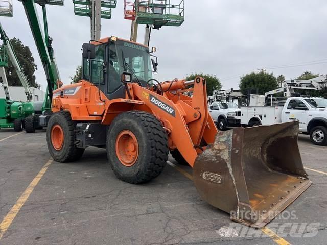 Doosan DL220-5 لوادر بعجل
