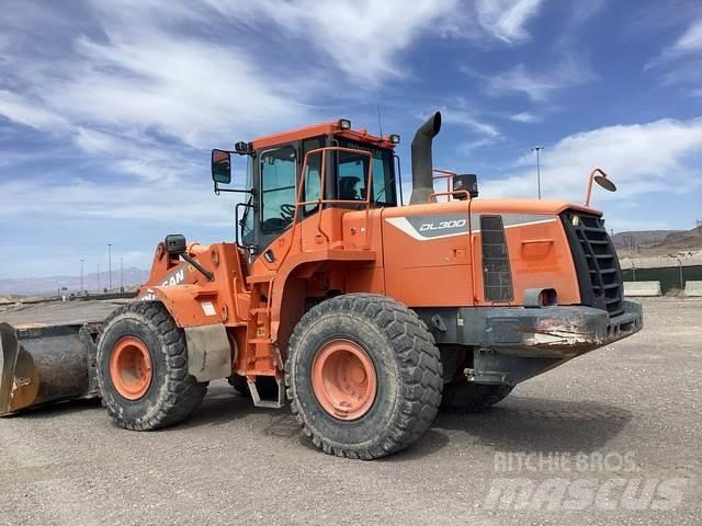 Doosan DL300-5 لوادر بعجل