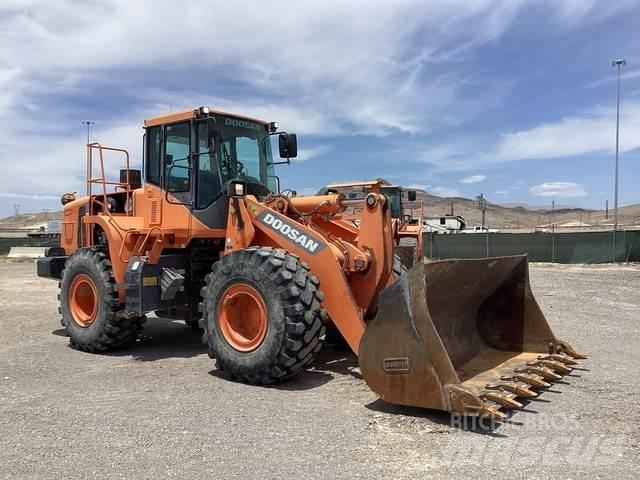 Doosan DL300-5 لوادر بعجل