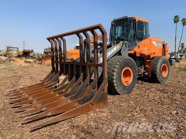 Doosan DL300-5 لوادر بعجل