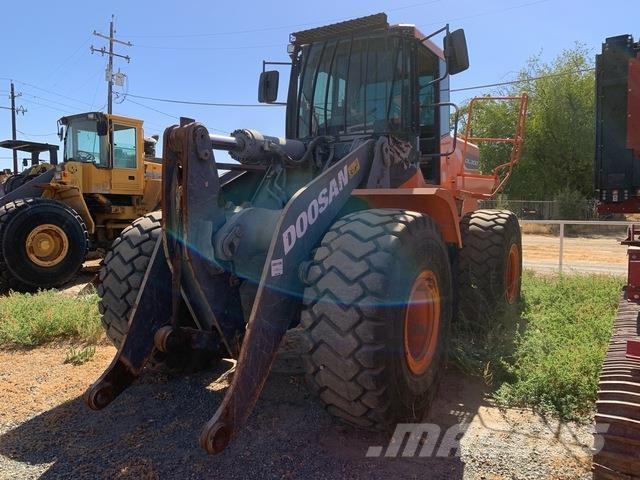 Doosan DL300-5 لوادر بعجل