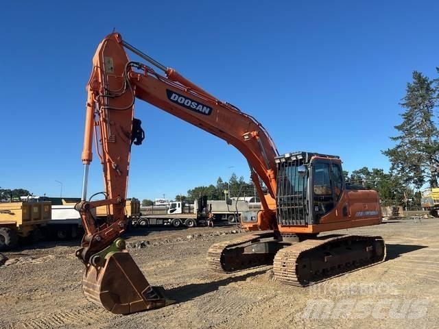 Doosan DX225LC حفارات زحافة