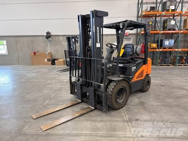 Doosan G25N-7 أخرى