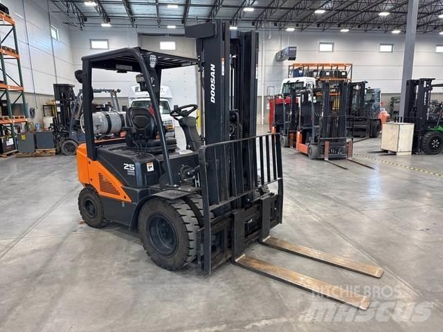 Doosan G25N-7 أخرى