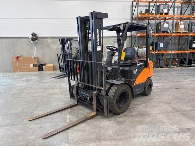 Doosan G25N-7 أخرى