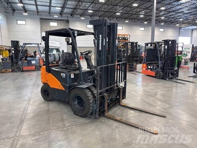 Doosan G25N-7 أخرى
