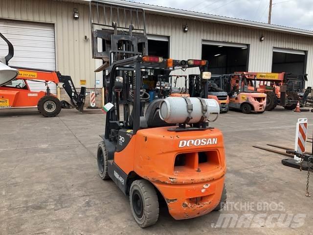 Doosan G30E3-5 أخرى