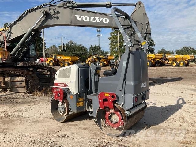 Dynapac CC900G مداحل ثنائية الاسطوانة