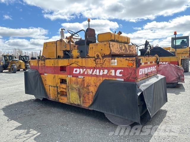 Dynapac CP221 مداحل ذات إطارات هوائية