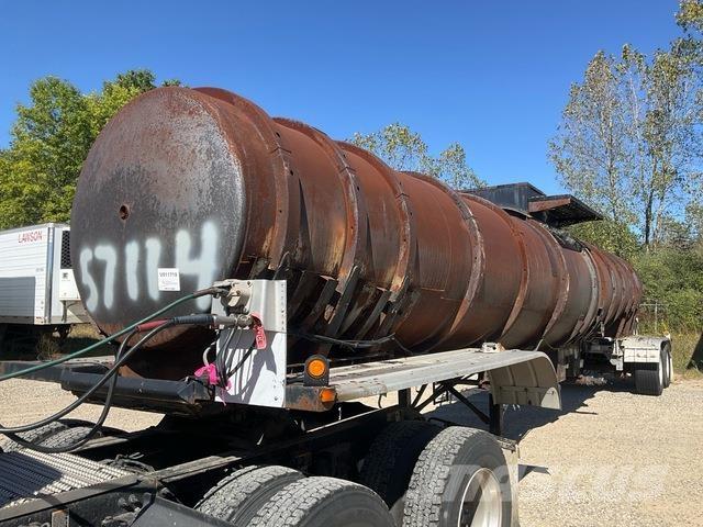 Etnyre  عربات نقل المواد