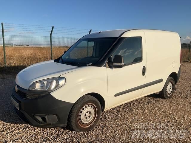 Fiat Doblo شاحنة مقفلة