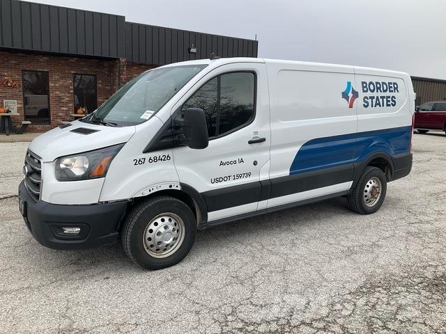 Ford  شاحنات ذات هيكل صندوقي