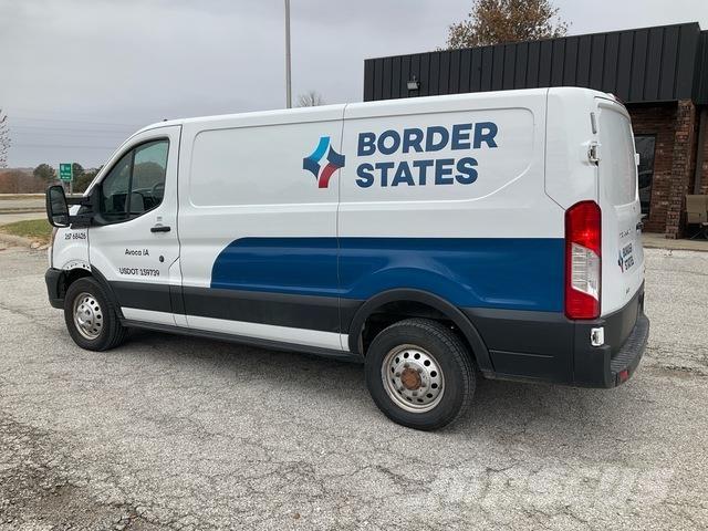 Ford  شاحنات ذات هيكل صندوقي