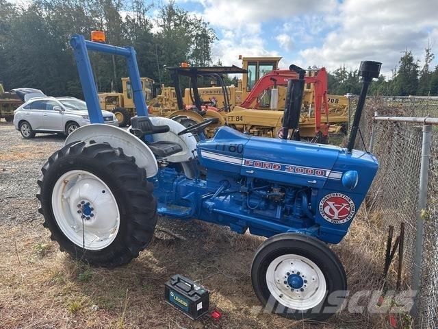 Ford 2000 الجرارات