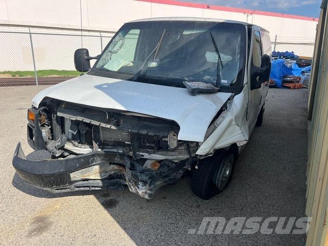 Ford E-250 شاحنة مقفلة