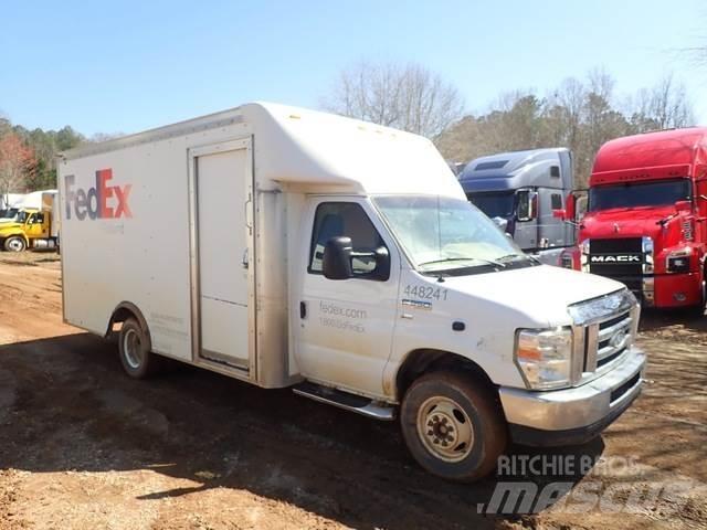 Ford E-350 شاحنات ذات هيكل صندوقي