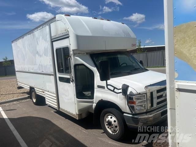 Ford E-350 هيكل صندوقي
