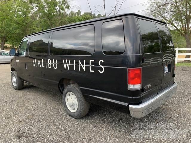 Ford E-350 سيارات