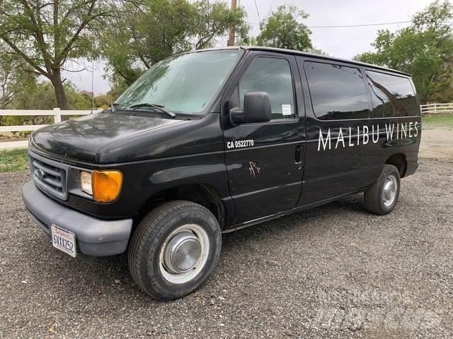 Ford E-350 سيارات