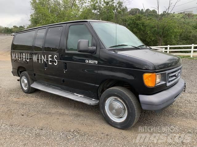 Ford E-350 سيارات