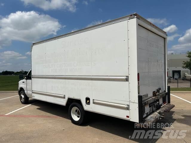 Ford E-350 شاحنات ذات هيكل صندوقي